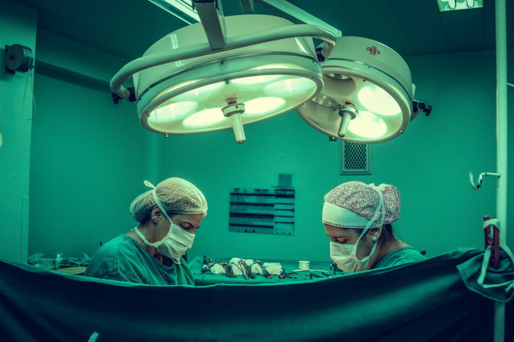 Γιατροί κρατικού νοσοκομείου ξέχασαν… σπάτουλα στην κοιλιά ασθενούς -Θα πληρώσουν 64.000 ευρώ αποζημίωση