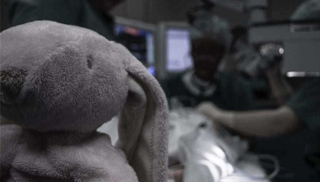 Αγωνία για τον 5χρονο που έπεσε από μπαλκόνι – Οι γιατροί δίνουν “μάχη” να τον σώσουν