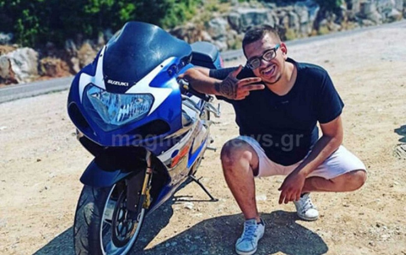 Σπαραγμός για  τον νεαρό Στέλιο! Το τελευταίο απόγευμα με τους κολλητούς φίλους και το φοβερό τροχαίο