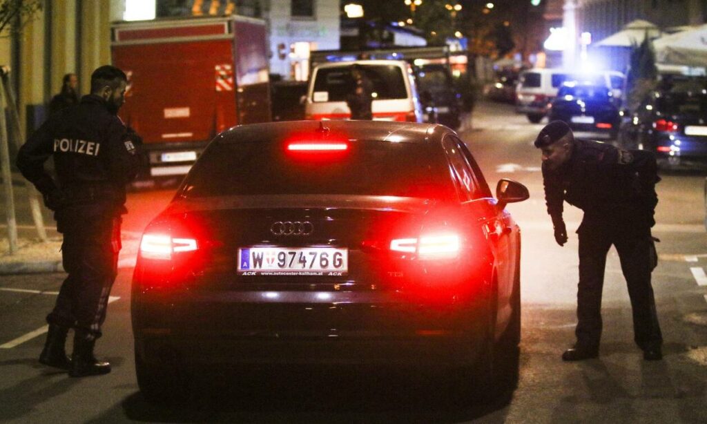 Τρομοκρατική επίθεση Βιέννη: Συγκλονιστική μαρτυρία ομογενή – Εγκλωβισμένοι σε εστιατόριο φίλοι μου