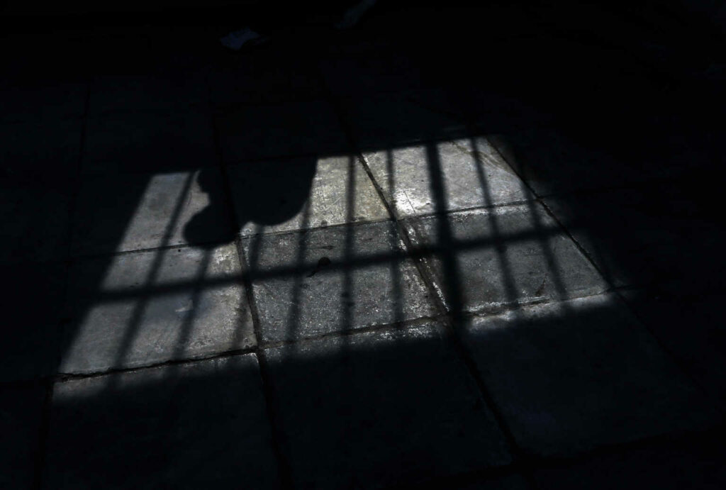 Βόλος: Ξανά στη φυλακή ο περιβόητος Κάμελ – «Δεν της έριξα ούτε πέτρα, ούτε βενζίνη»