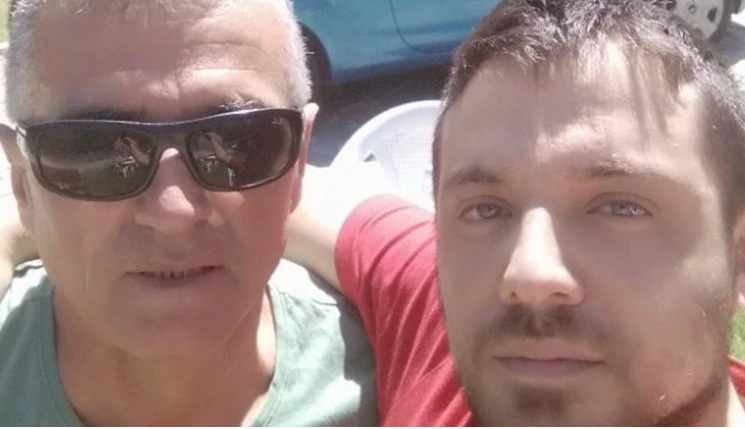 Συγκινεί ο γιος του 59χρονου νοσηλευτή που πέθανε από κορονοϊό: “Ήσουν ένας ήρωας”