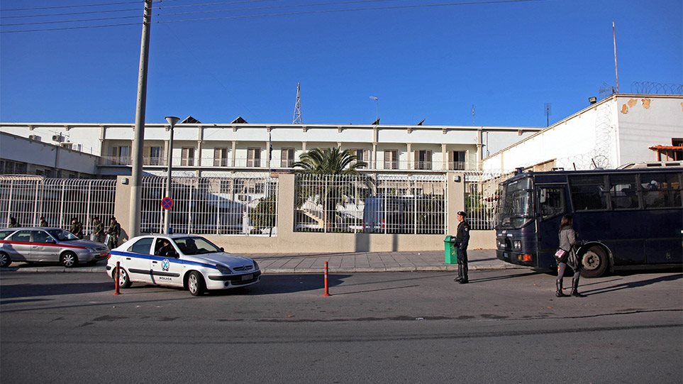 Αυτοκτόνησε 22χρονη κρατούμενη στις φυλακές Κορυδαλλού