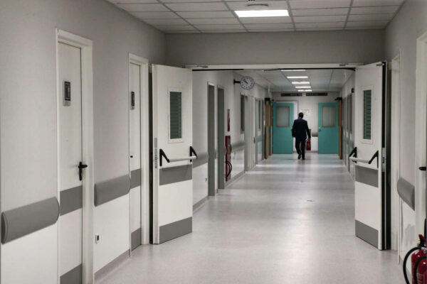 Κορονοϊός: 62 νεκροί και 639 νέα κρούσματα σήμερα