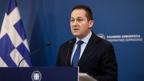 Και τα Χριστούγεννα απαγόρευση κυκλοφορίας 22:00 με 05:00 – Ανοίγουν από αύριο οι υπηρεσίες περιποίησης νυχιών