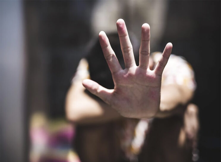 Σοκ: 31χρονη με διαταραχή φύλου ζούσε απομονωμένη σε τρώγλη σε άθλια κατάσταση!