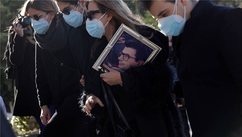 Σήφης Βαλυράκης: Σπαραγμός στην κηδεία του πρώην Υπουργού