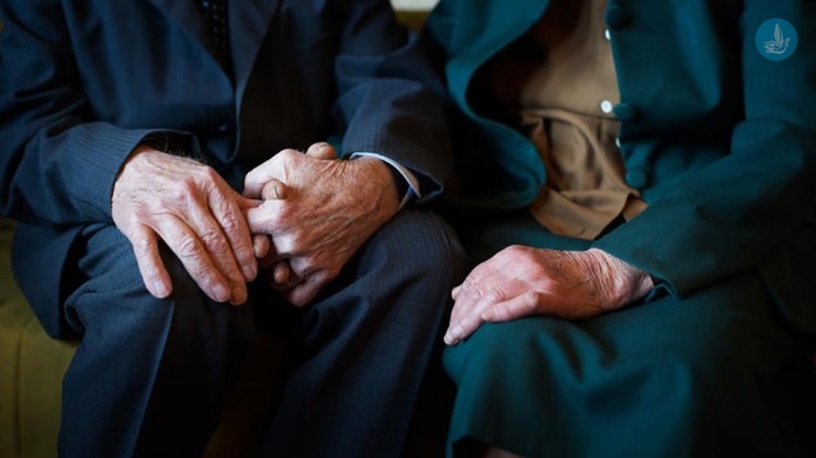 53χρονος    κατηγορείται για απόπειρα ενδοοικογενειακής παράνομης βίας με θύματα τους υπερήλικους γονείς του