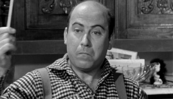 Έκλαιγαν απ’ τα γέλια: Η σκηνή-έπος του Βέγγου που γονάτισε το συνεργείο στο γύρισμα (video)