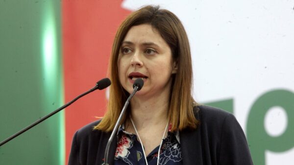 Καταγγελία από τη Ζέφη Δημαδάμα: Με παρενόχλησε κομματικό στέλεχος σε ασανσέρ