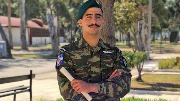 Μανώλης Μπούχλης: Ο Χανιώτης καταδρομέας που είχε τραγουδήσει το “Μακεδονία Ξακουστή” πάει στο Survivor!