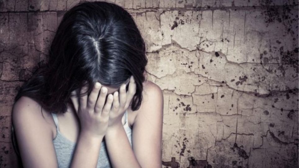 Αποτροπιασμός στη Λάρισα:  56χρονος προσπάθησε να βάλει ερωτικό βοήθημα στο στόμα 13χρονης