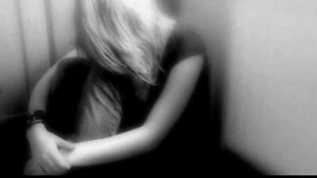 Μετά τη Μπεκατώρου φοιτήτρια καταγγέλλει καθηγητή για σεξουαλική παρενόχληση – «Εγκατέστησε τον φόβο στην ψυχή μου»