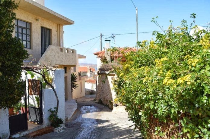 Αναβρασμός σε χωριό της Κρήτης: Οικογένεια νοσεί από κορονοϊό μετά από κηδεία που πήγε όλο το χωριό