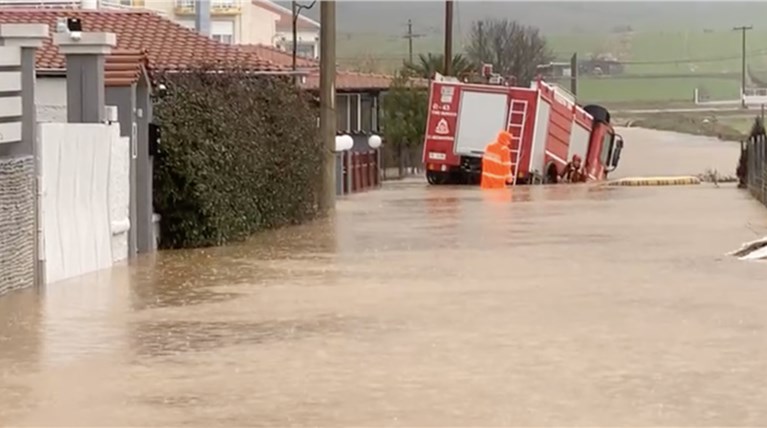 Βαρύ πένθος στον Έβρο: Πώς έχασε τη ζωή του ο 46χρονος πυροσβέστης πατέρας τριών παιδιών (Photos)