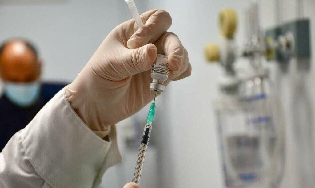 Κέρκυρα: «Δεν παρέλυσε ποτέ ο γιατρός μετά το εμβόλιο» – Τι καταγγέλλει ο Θεόδωρος Βασιλακόπουλος