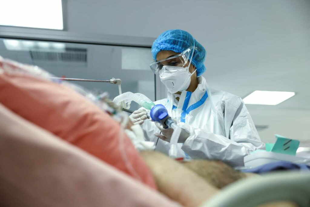 Κορονοϊός – Πάτρα: Πέθανε 24χρονη ανεμβολίαστη – Άντεξε μόλις 4 μέρες διασωληνωμένη σε νοσοκομείο