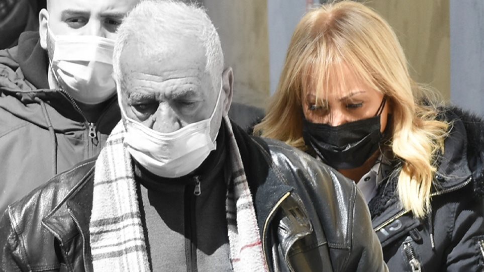 Ριφιφί στο Ψυχικό: Στον ανακριτή ο Βασίλης Γκουρούσης – Στο πλευρό του η Τέτα Καμπουρέλη