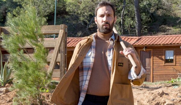 Βασίλης Φιλίππου: Όσα θέλετε να ξέρετε για τον γοητευτικό επιστάτη της Φάρμας