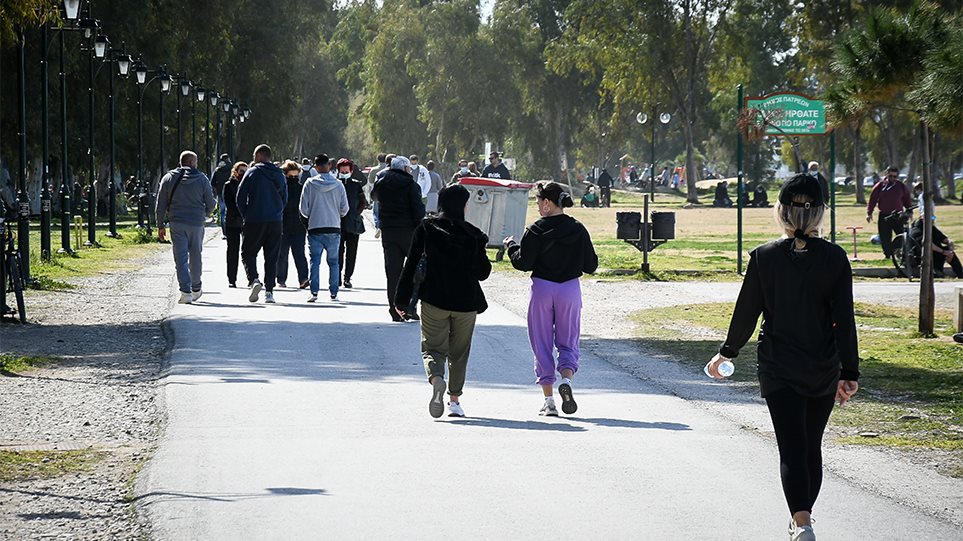 Κορωνοϊός: Στα 1.496 τα κρούσματα, 707 οι διασωληνωμένοι – 53 θάνατοι