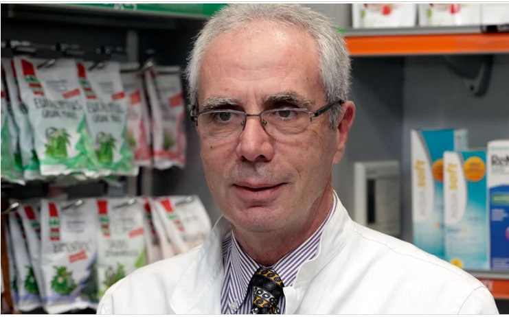 Κώστας Λουράντος κατά ΣΚΑΪ: Ντροπή σας, φύγετε από το φαρμακείο μου