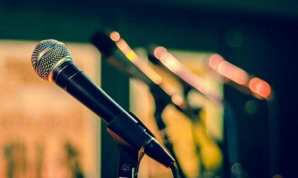 Σοκ: Αυτοκτόνησε η κόρη πασίγνωστου τραγουδιστή