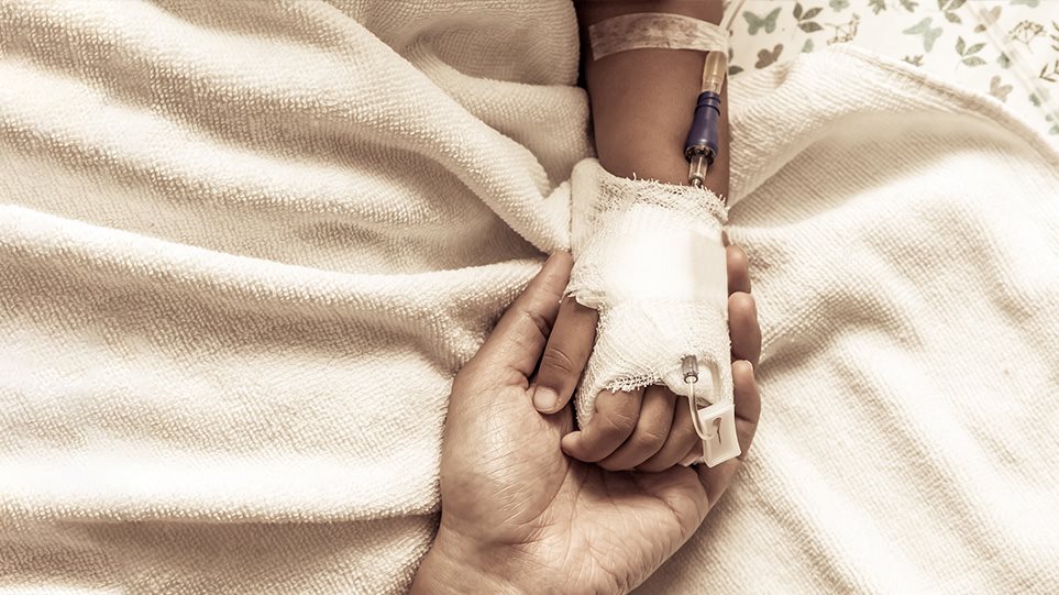 Κρήτη: Πώς έγινε το «θαύμα» με το 2χρονο παιδί που έπεσε σε βαρέλι – Οι υπεράνθρωπες προσπάθειες των γιατρών