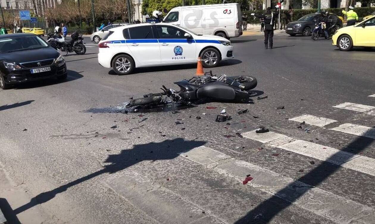 Τροχαίο στη Βουλή: Εκτός Τροχαίας ο τροχονόμος που είχε επεισόδιο με ντελιβερά – Διατάχθηκε ΕΔΕ