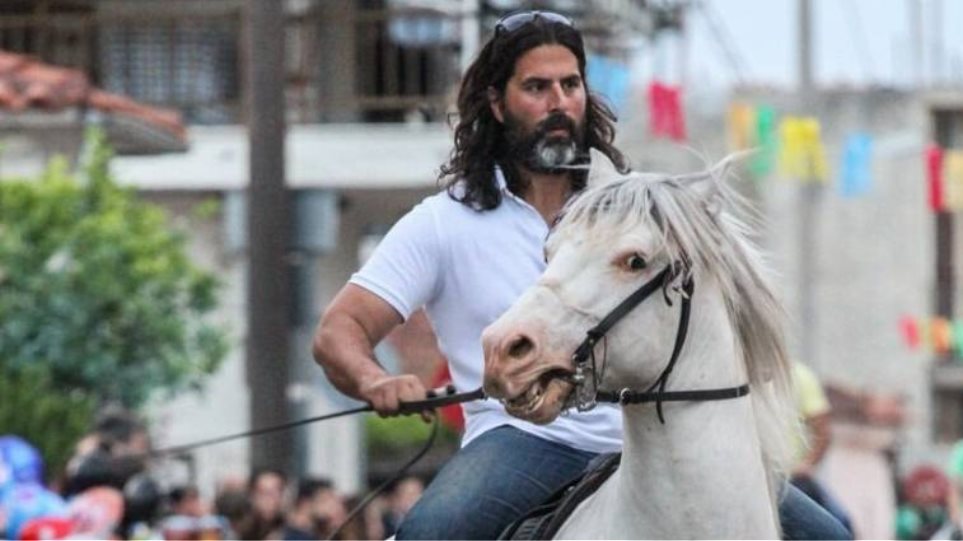 Θρήνος για τον 45χρονο αστυνομικό στον Πύργο: Γλίτωσε από τα πυρά Ρουμάνου κακοποιού και σκοτώθηκε σε τροχαίο