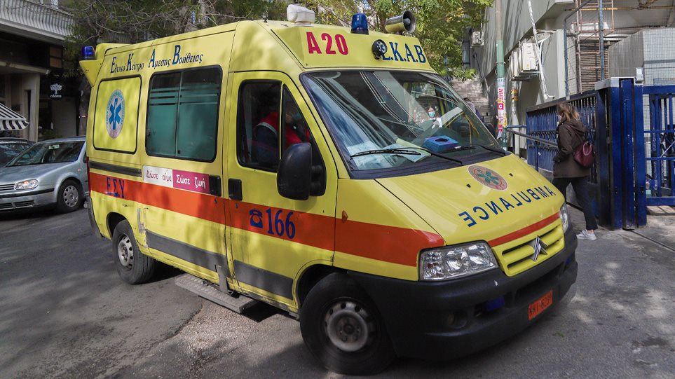Επίθεση με καυστικό υγρό από άνδρα καταγγέλλει γυναίκα στο κέντρο της Αθήνας