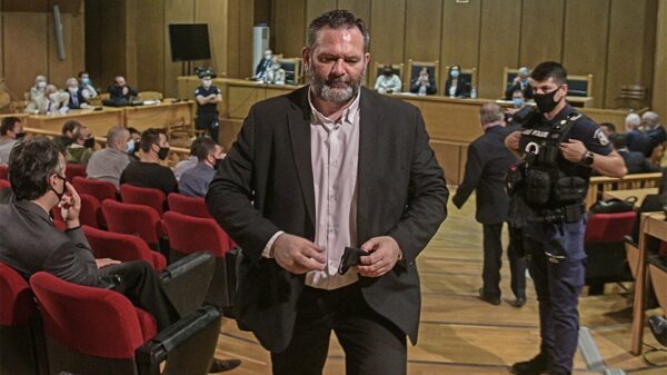 Γιάννης Λαγός: Η νέα καθημερινότητά του – Το πρώτο τετ α τετ με Μιχαλολιάκο και Κασιδιάρη