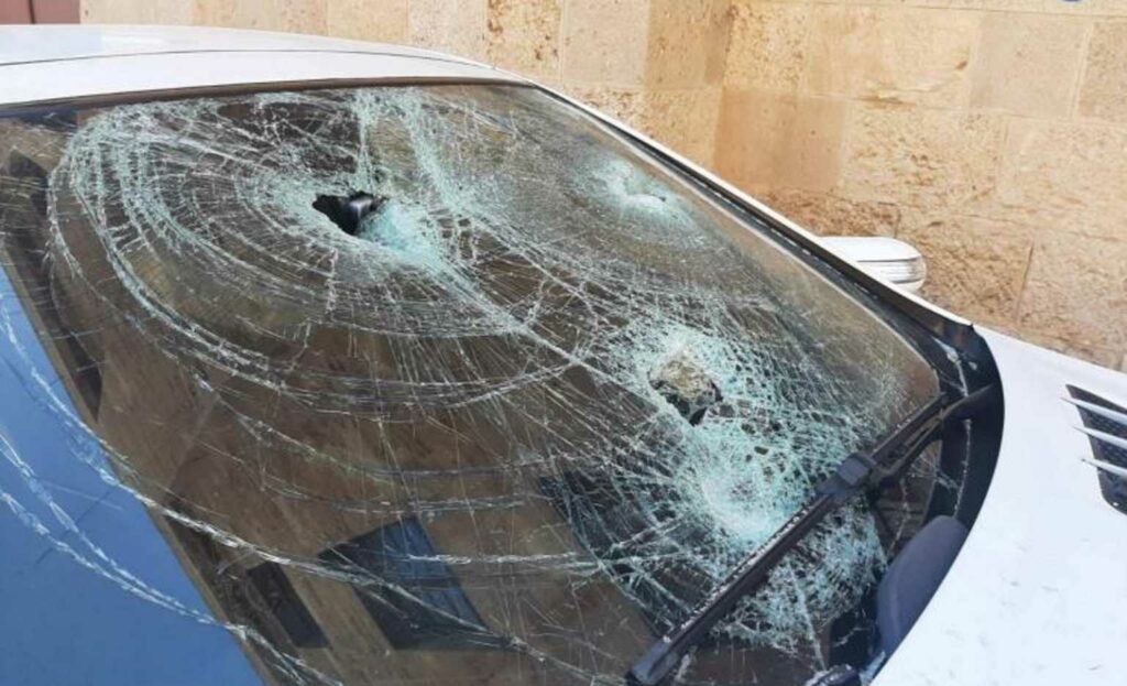 Ρόδος: Συγγνώμη από τον αστυνομικό που έσπασε αυτοκίνητο και γραφείο προϊσταμένου του