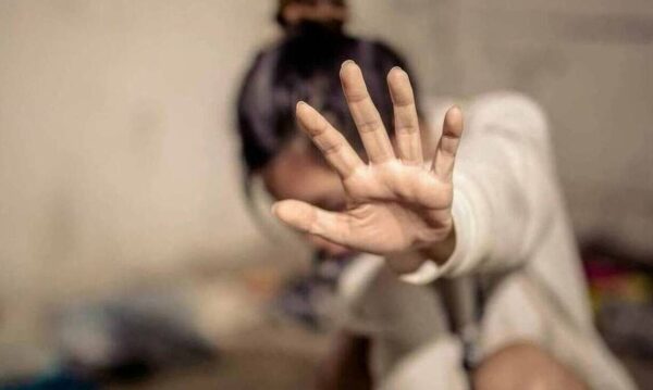 Εφιάλτης για 22χρονη στην Αγία Παρασκευή: Τη γνώρισε στα social media, βγήκαν ραντεβού και τη βίασε