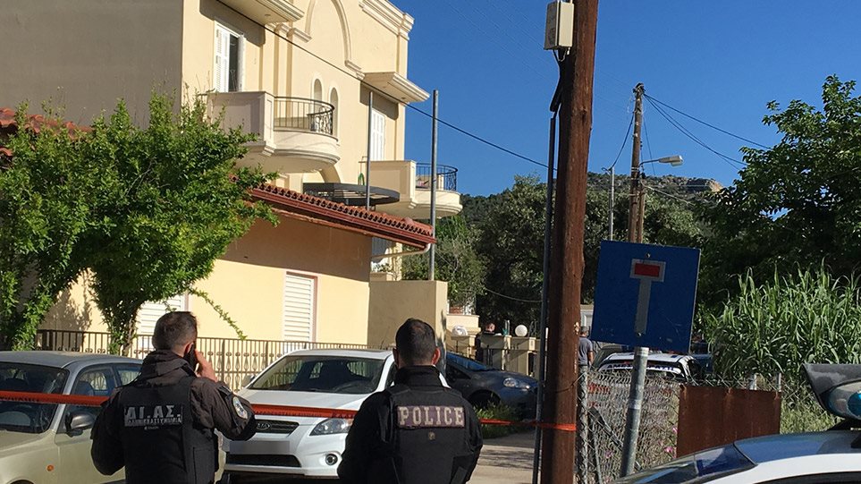 Γλυκά Νερά: Στραγγάλισαν γυναίκα δίπλα στο μωρό της – Δεμένος ο σύζυγος