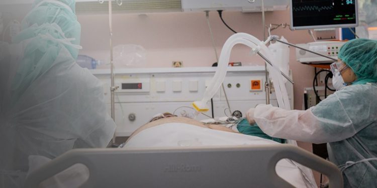 Συγκλονίζει ο σύζυγος της  44χρονης Γλυκερίας: Περιμένουμε επιβεβαίωση ότι είναι κλινικά νεκρή