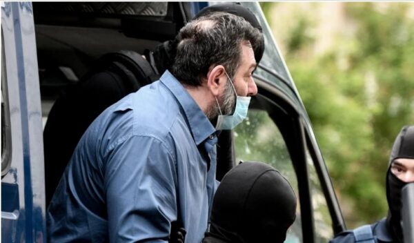 Γιάννης Λαγός: Πως πέρασε την πρώτη νύχτα στην απομόνωση