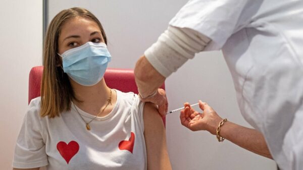 «Ελευθερία» με πρόσβαση στον εμβολιασμό για όλο τον ενήλικο πληθυσμό της χώρας – Αναλυτικά οι ηλικίες και τα εμβόλια