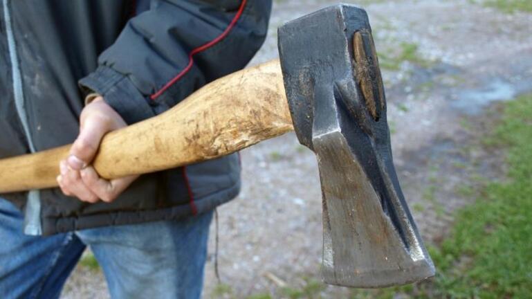 Σε κατάσταση αμόκ απειλούσε τη γυναίκα του, γείτονες και περαστικούς