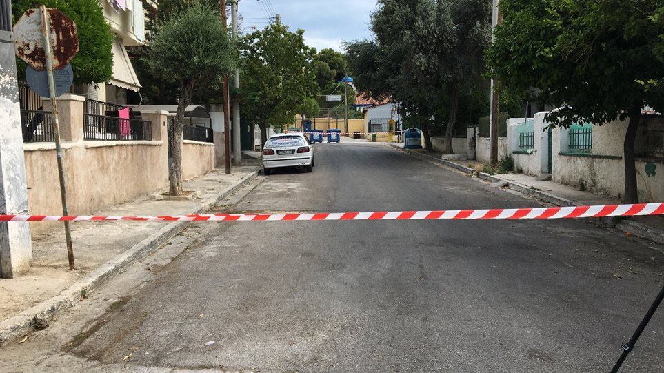 Αγία Βαρβάρα: Πυροβόλησαν και σκότωσαν  64χρονη έξω από το σπίτι της -Ψάχνουν παντού τον σύζυγο