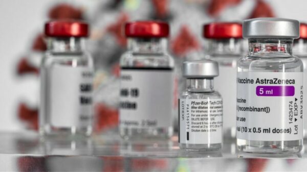 Τέλος το AstraZeneca για τους κάτω των 60: Δείτε αναλυτικά το σκεπτικό της Επιτροπής Εμβολιασμού