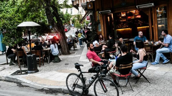 Χαλάρωση μέτρων: Από το Σάββατο μουσική στην εστίαση – Χωρίς ωράριο από Ιούλιο