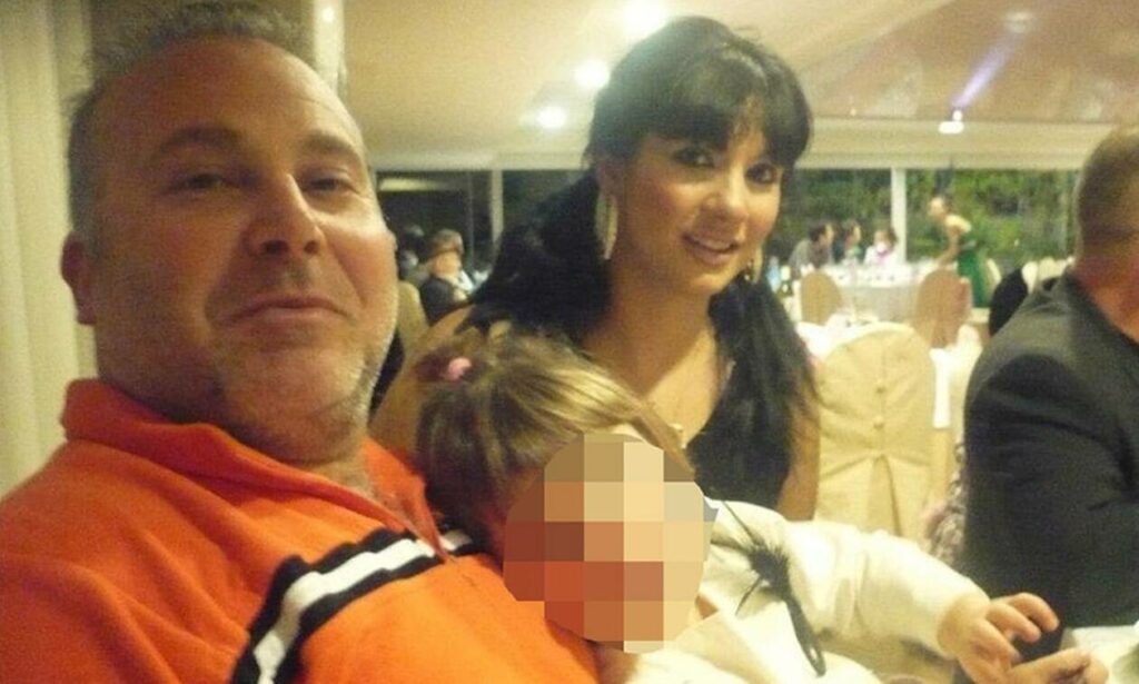 Δολοφονία στη Ζάκυνθο: Τρεις συλλήψεις για την εκτέλεση της συζύγου του Ντίμη Κορφιάτη