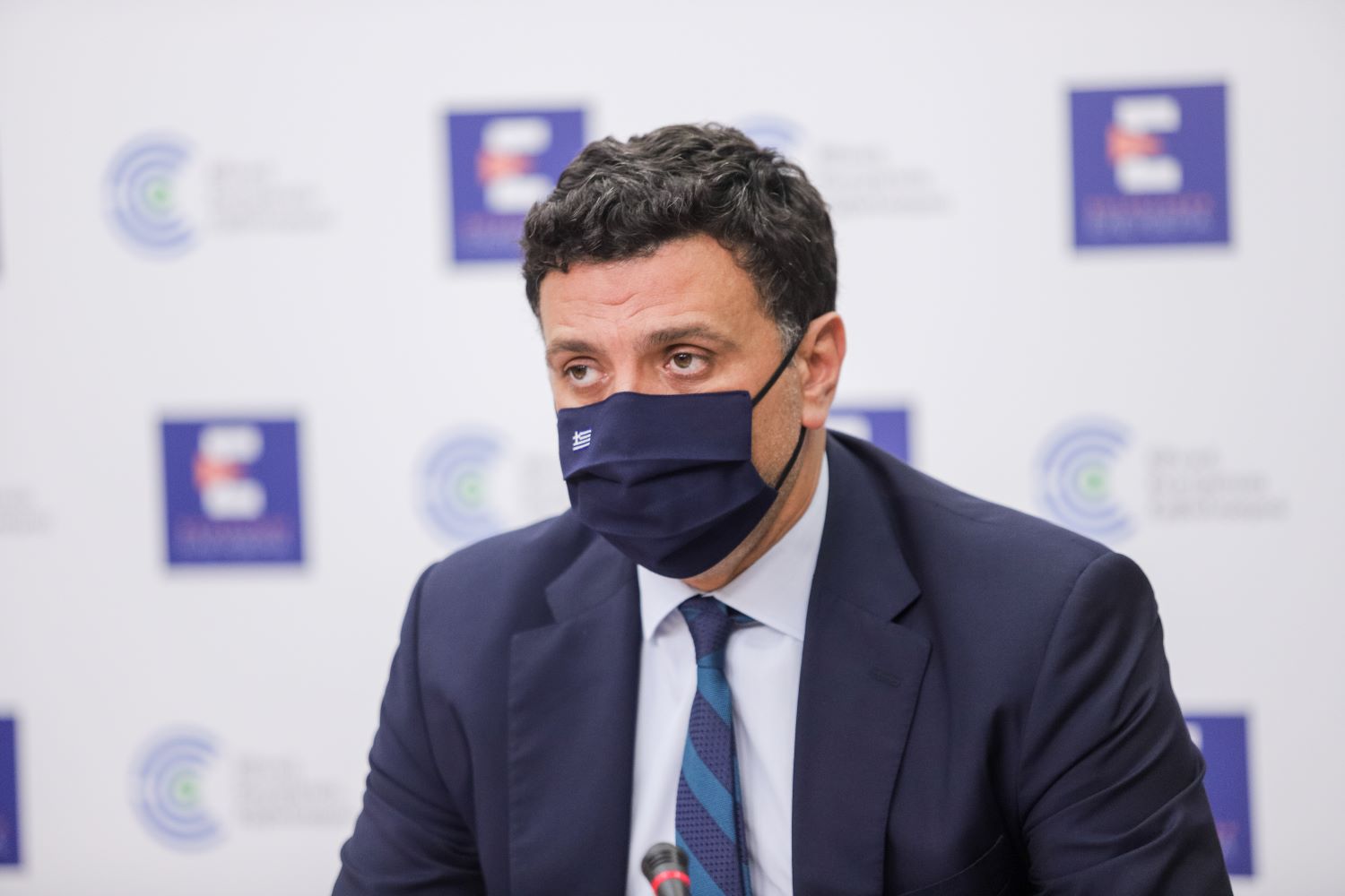 Tα νέα μέτρα που ανακοίνωσε ο Βασίλης Κίκιλιας: Μπλόκο στους ανεμβολίαστους – Τι ισχύει για μάσκες, εστίαση, σχολεία τεστ