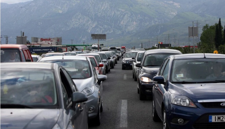 Οι κυκλοφοριακές ρυθμίσεις πέριξ της Βαρυμπόμπης – Παράκληση στους οδηγούς από την ΕΛΑΣ