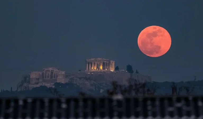 Πανσέληνος Αυγούστου: Οι μύθοι της Σελήνης – Η σύνδεσή του φεγγαριού με την επιληψία