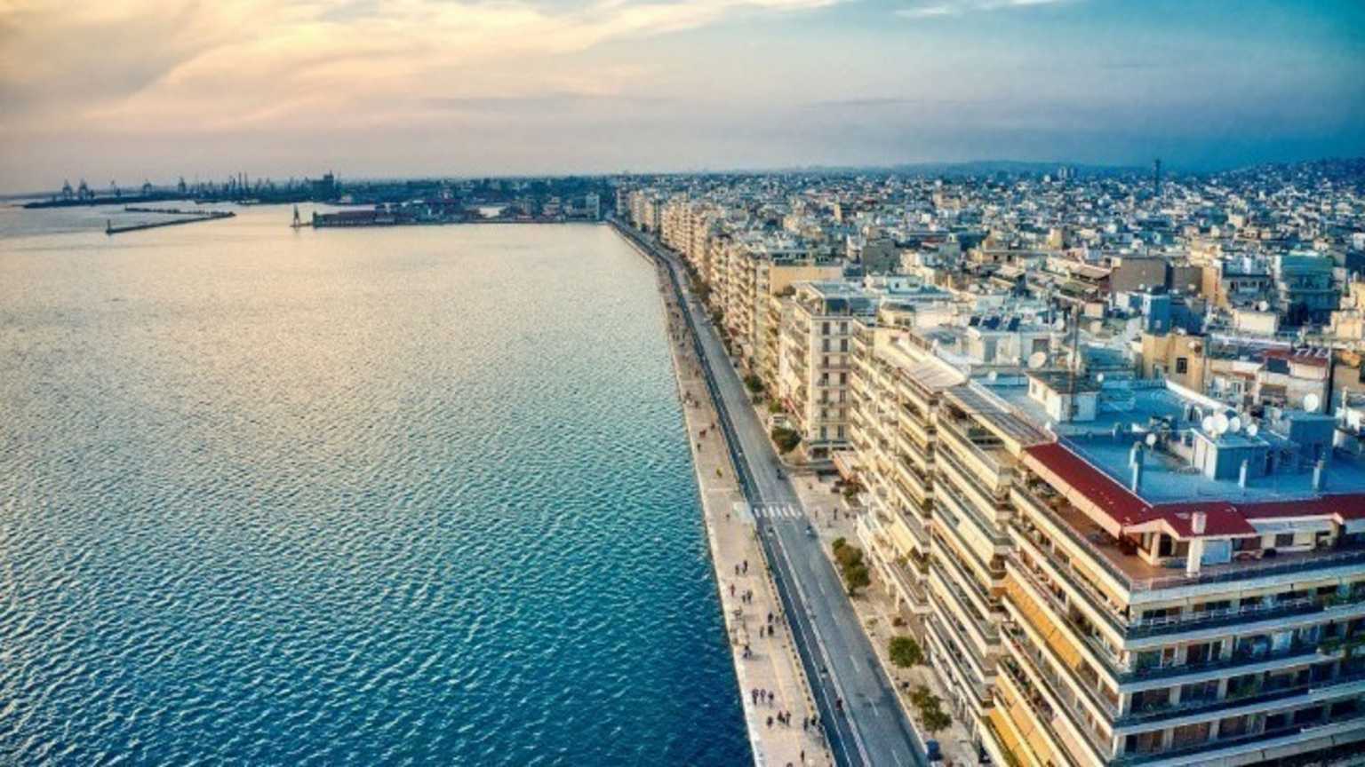 Αδιανόητο περιστατικό- Χτύπησαν  οδηγό αυτοκινήτου μπροστά στον γιο του και ο λόγος είναι απίστευτος