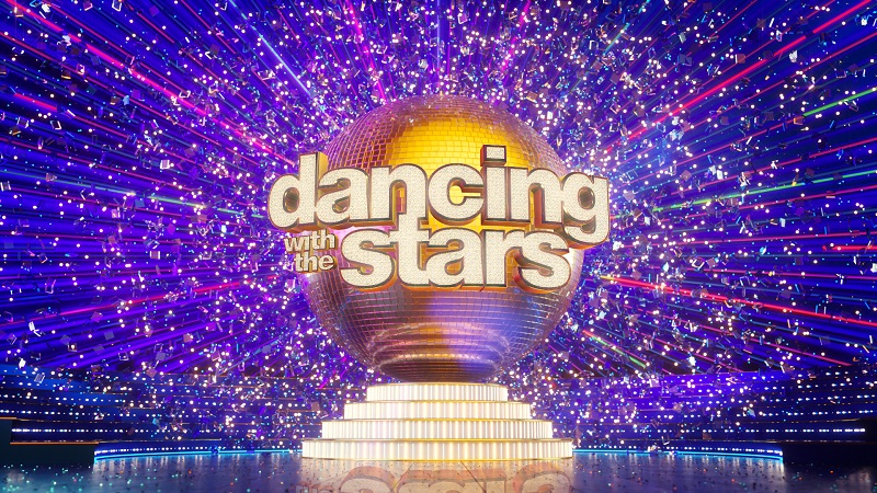 Dancing with the stars: Η Βίκυ Καγιά, ο συμπαρουσιαστής της και οι 4 της κριτικής επιτροπής