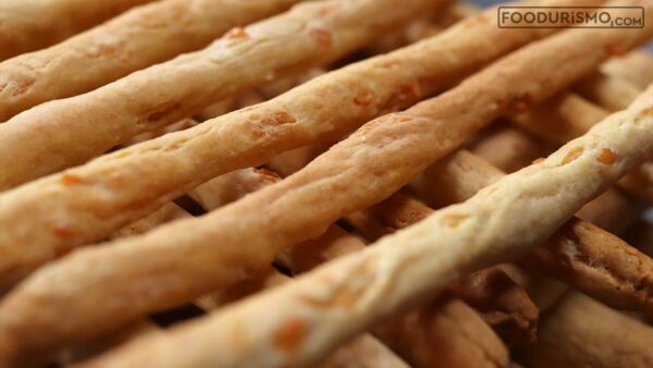 Κριτσίνια με τυρί και μαχλέπι