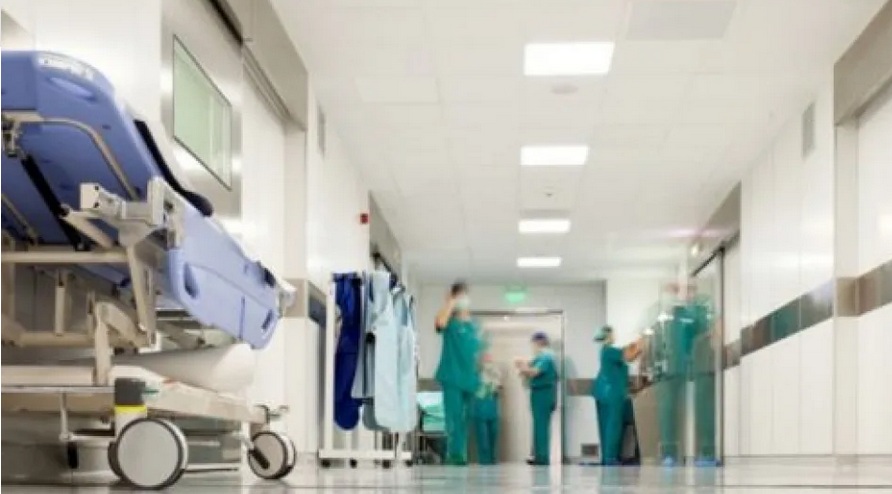 Ιωάννινα: Άγριος ξυλοδαρμός γιατρού από ασθενή στο νοσοκομείο – Την χτύπησε με γροθιές και κλωτσιές