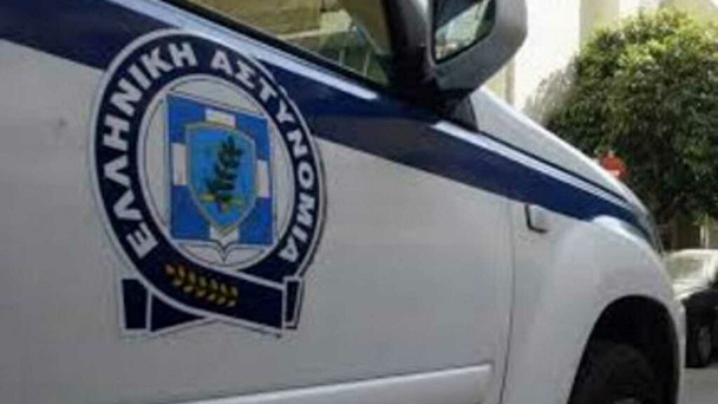 Θεσσαλονίκη: Κλείδωσε τα ανήλικα παιδιά της στο αυτοκίνητο για να κάνει απεντόμωση στο σπίτι!